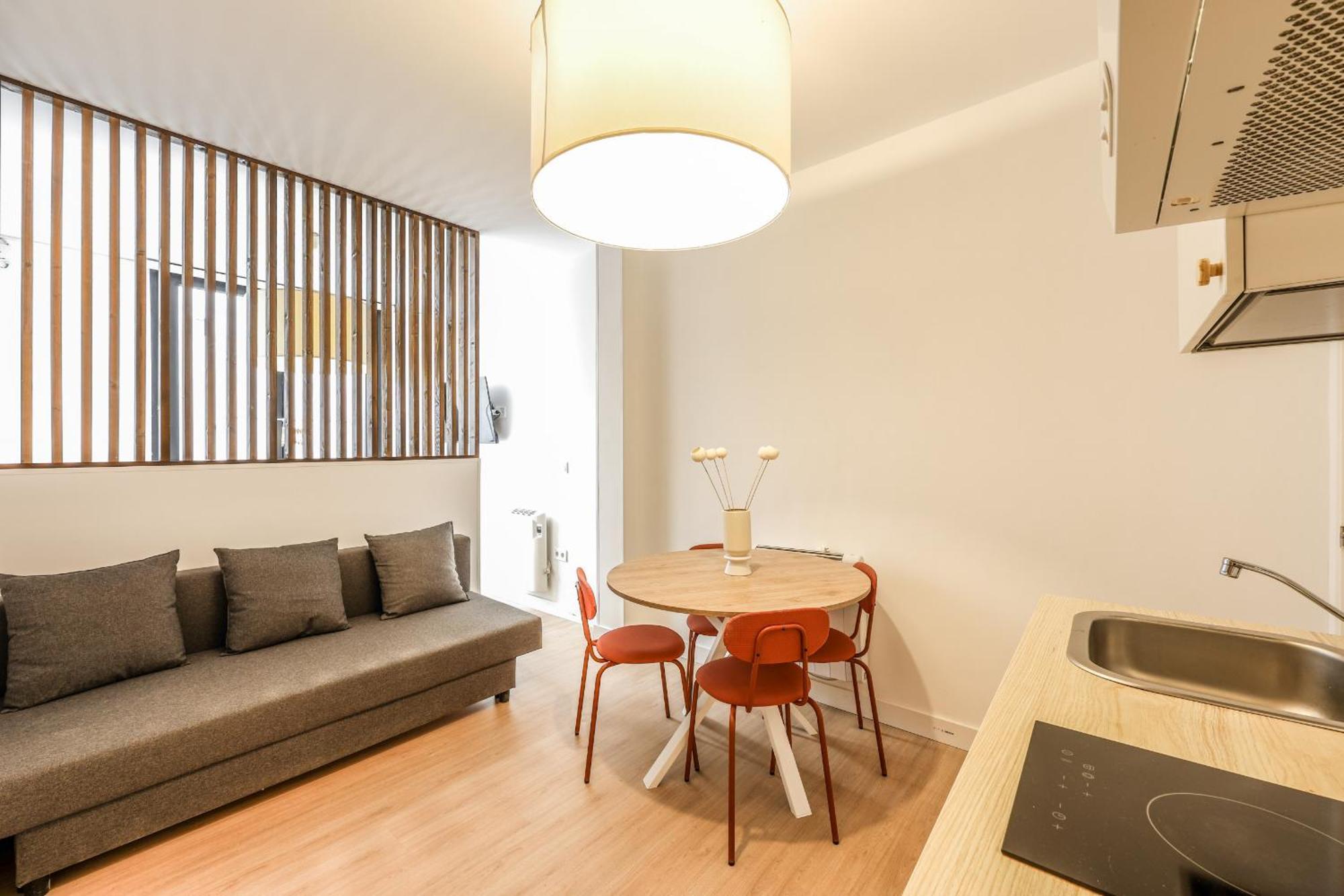 Pequeno Apartamento Reformado En Tirso De Molina Alquiler Temporal Madrid Bagian luar foto