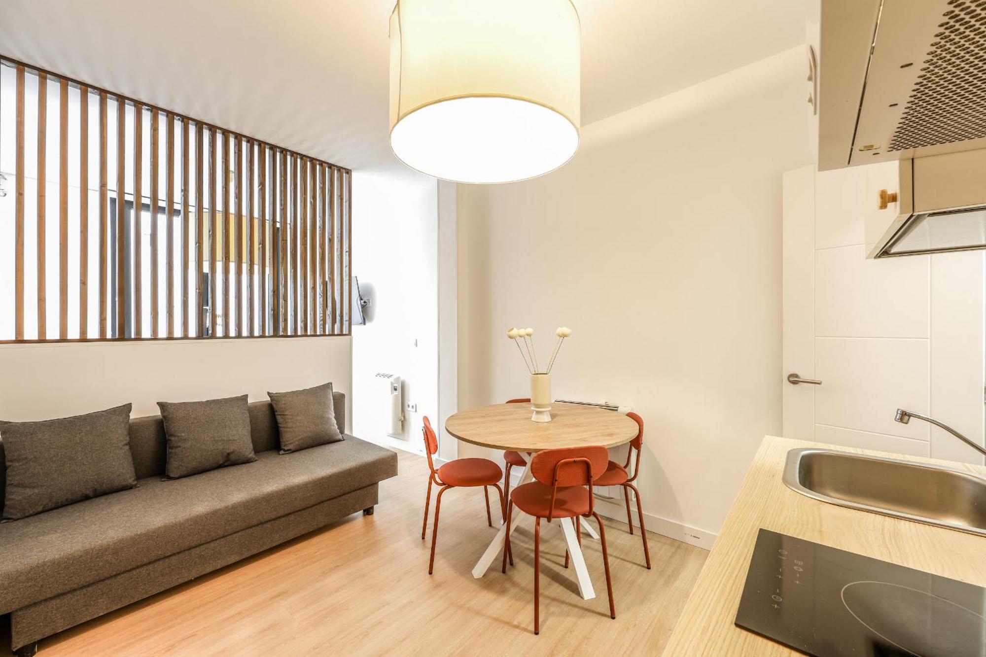 Pequeno Apartamento Reformado En Tirso De Molina Alquiler Temporal Madrid Bagian luar foto